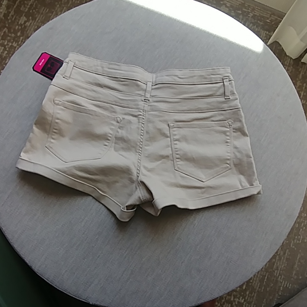Mid Rise Shorts - Picture 3 of 4